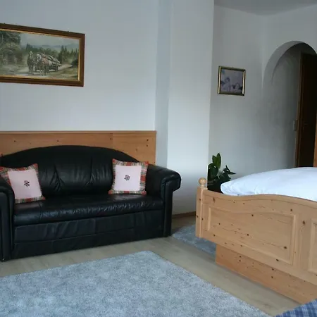 Guest house Gaestehaus Sonnenbichl 3*